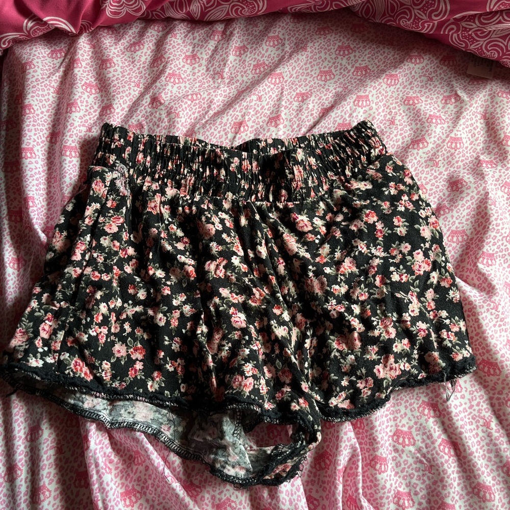 La Hearts High Waist Black and Pink Shorts